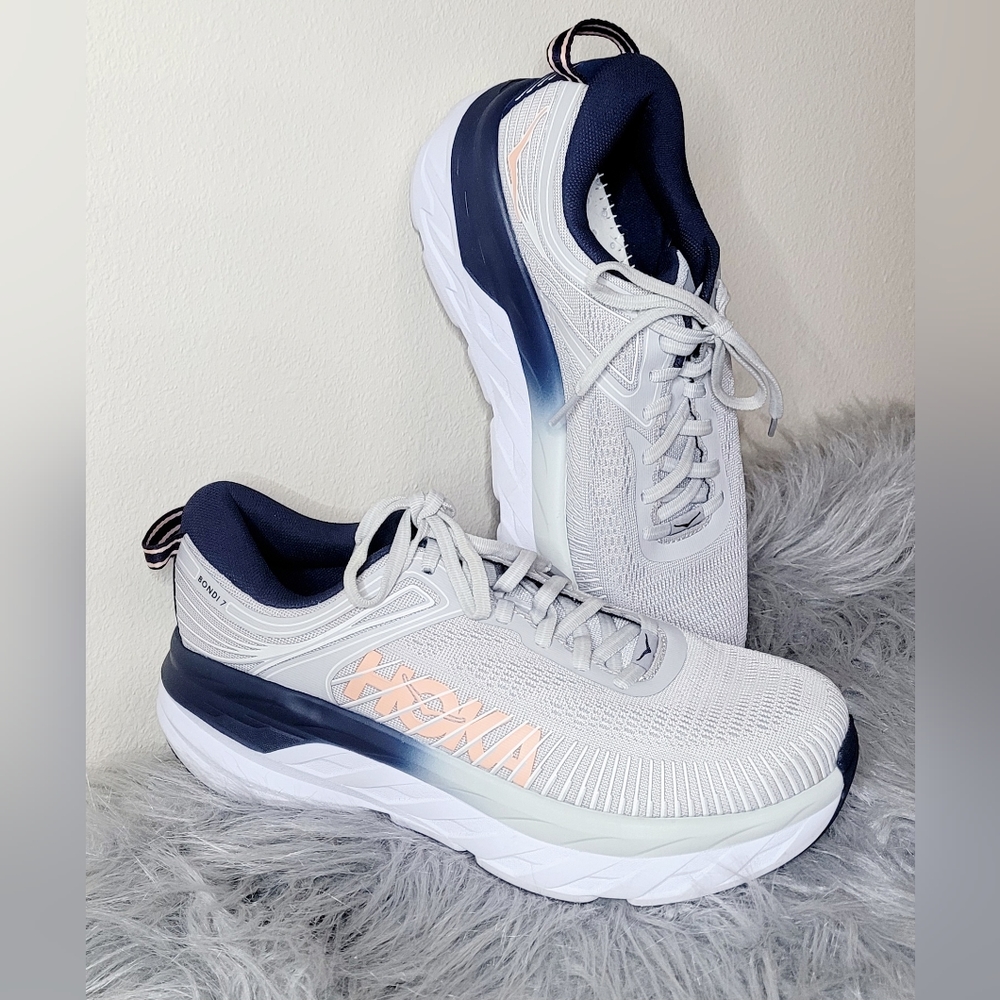 Women hokas sz 8D bondi 7